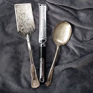 Set of 3 kitchen utensils!!